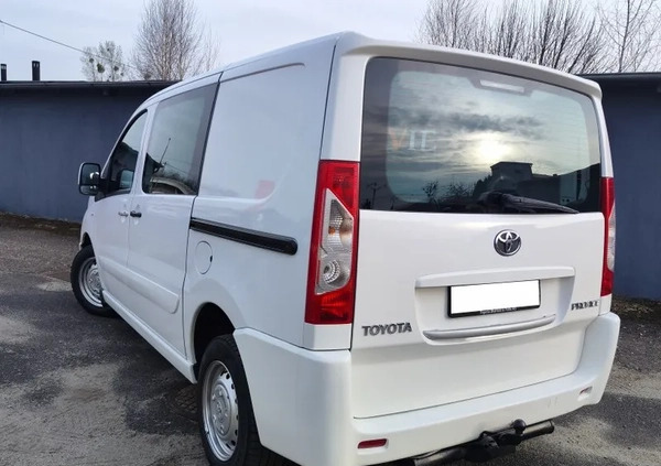 Toyota ProAce cena 48900 przebieg: 114400, rok produkcji 2015 z Sochaczew małe 211